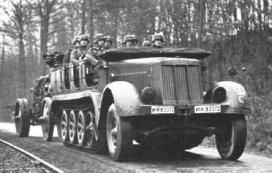 M - BW Pictures - 183 - sdkfz7_3.jpg