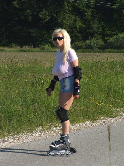 Cassandra - Rollergirl - rollcassy009.jpg